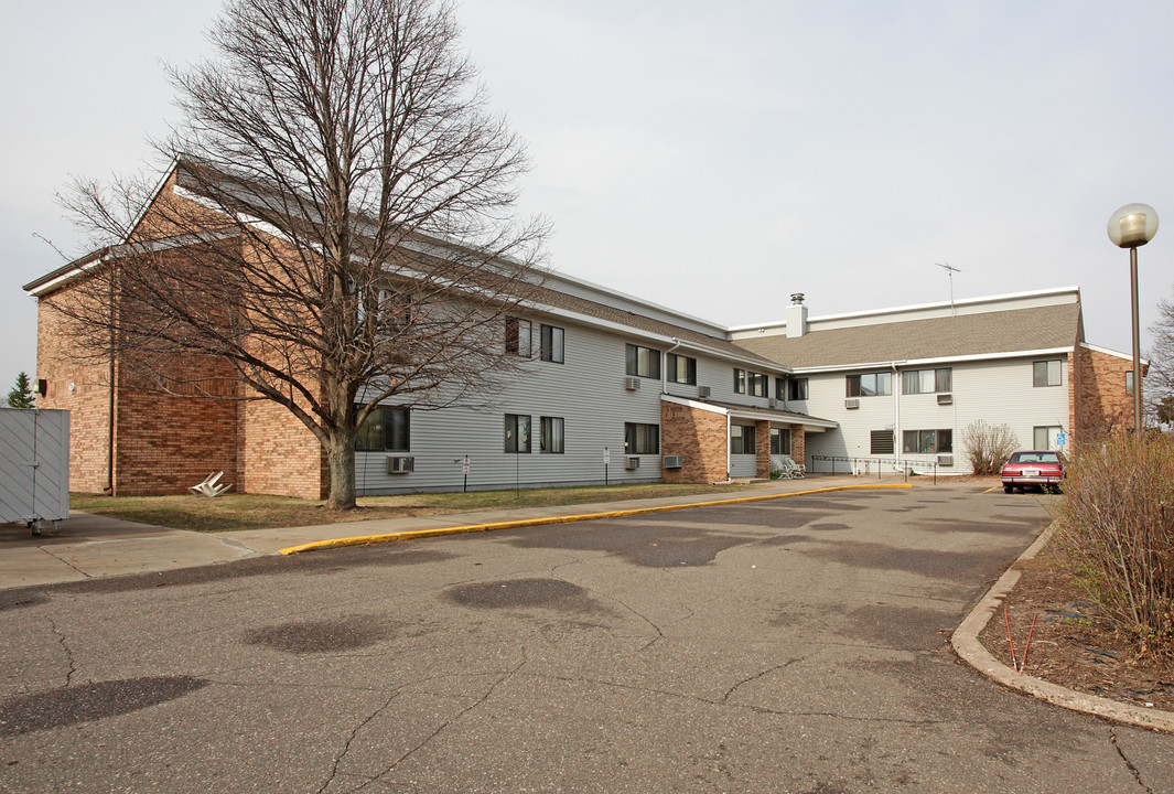 Autumn Wind Apartments in Big Lake, MN - Building Photo