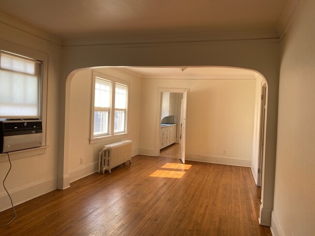 1887 Randolph Ave, Unit Upper
