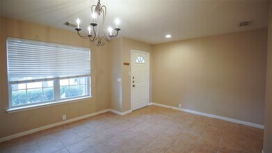 16526 Bristle Creek Dr in Houston, TX - Building Photo - Building Photo