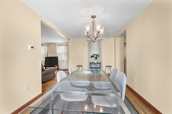 50 Temple St in Somerville, MA - Foto de edificio - Building Photo