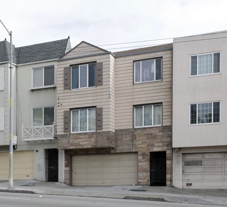 3983 Mission St in San Francisco, CA - Building Photo