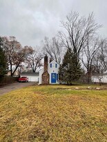 3232 Midway St in Eau Claire, WI - Building Photo