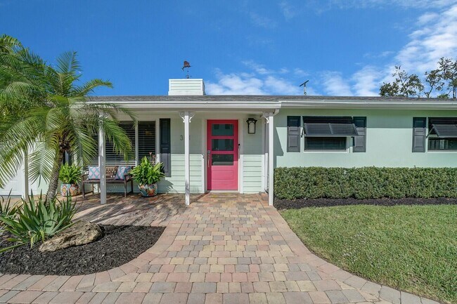 301 Enfield Rd in Delray Beach, FL - Building Photo - Building Photo