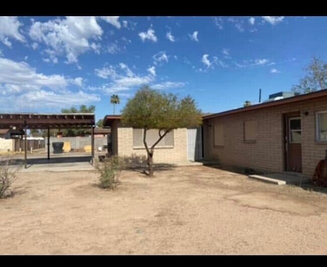 928 N Pueblo Dr in Casa Grande, AZ - Building Photo - Building Photo