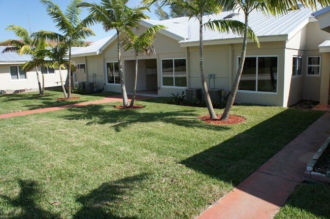 Verona Apartments in Boca Raton, FL - Foto de edificio - Building Photo