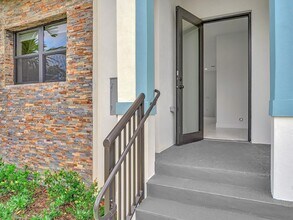 6130 SW 36th Ct in Miramar, FL - Building Photo - Building Photo