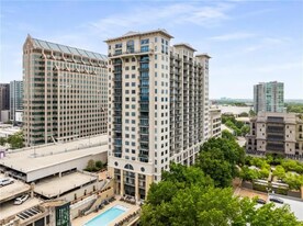 3040 Peachtree Rd NW in Atlanta, GA - Building Photo