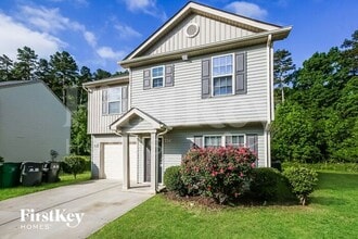 7421 Hidden Creek Dr in Charlotte, NC - Building Photo - Building Photo