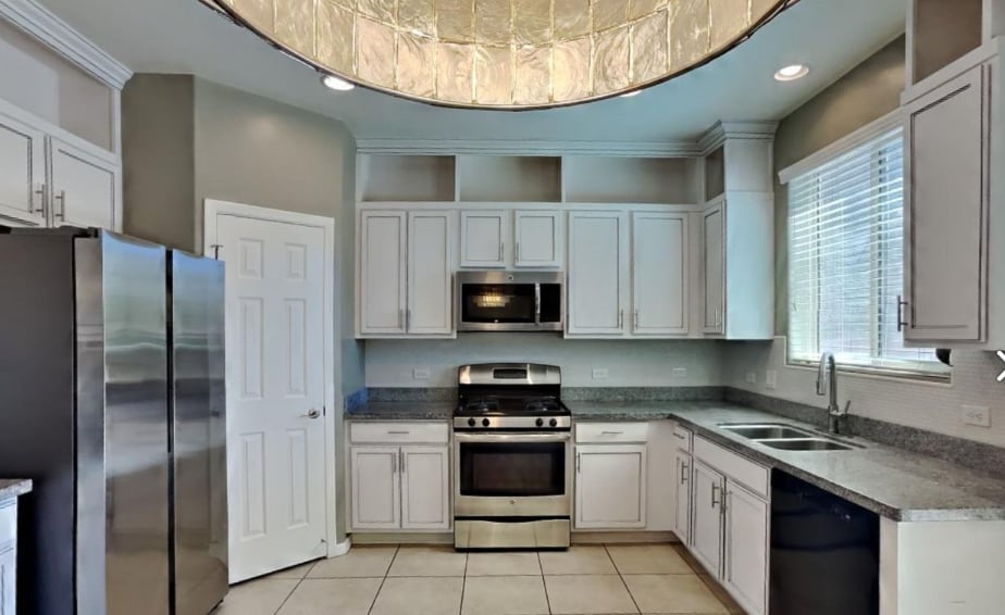 693 W Calle Ocarina in Sahuarita, AZ - Building Photo