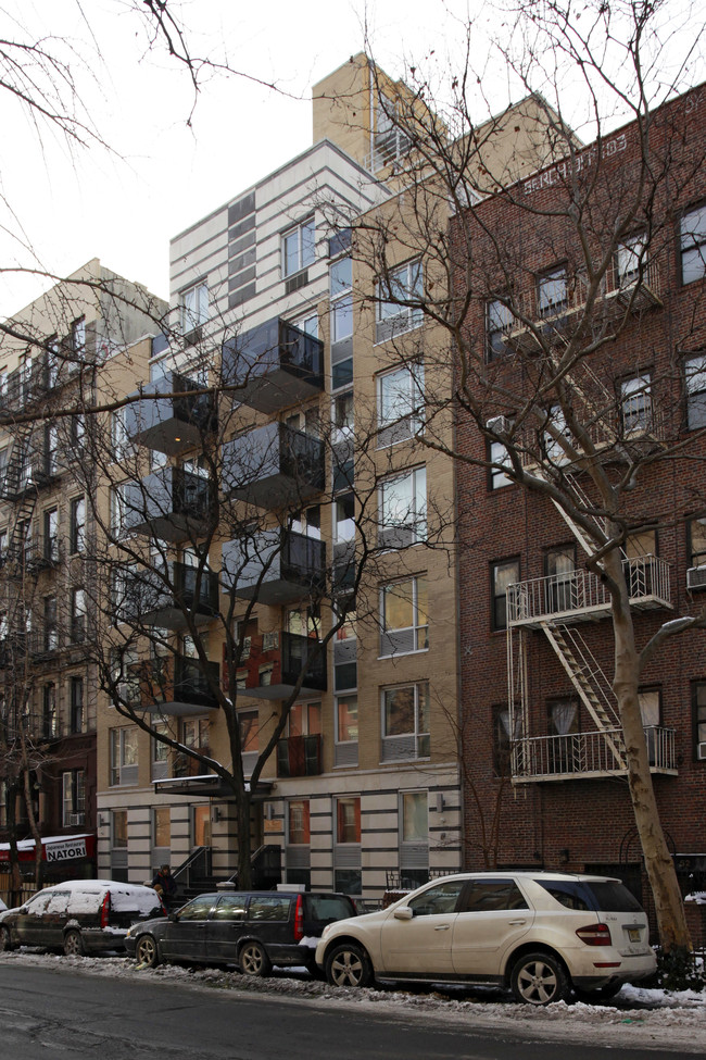 54 Saint Marks Pl in New York, NY - Building Photo - Building Photo