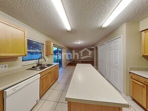 930 Mayfair St in Eustis, FL - Foto de edificio - Building Photo