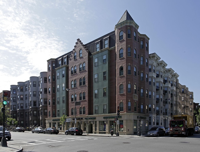 Symphony Apartments in Boston, MA - Building Photo - Building Photo
