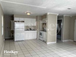 417 Dolphin St in Kissimmee, FL - Building Photo - Building Photo