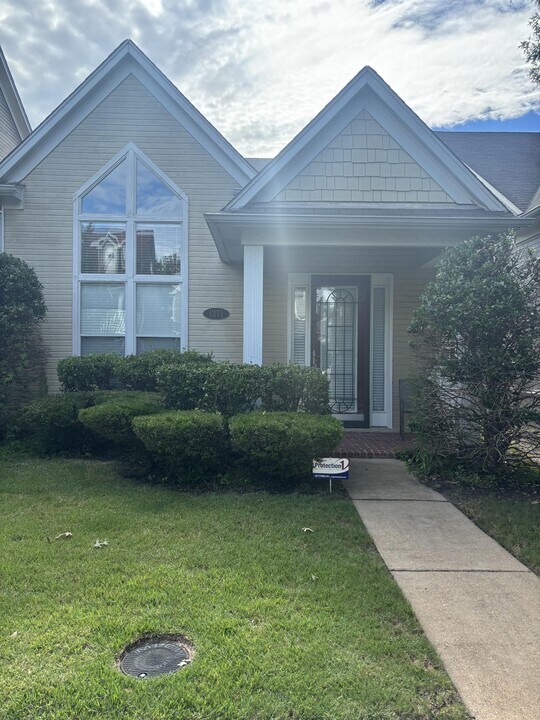 1371 Island Town Dr in Memphis, TN - Foto de edificio