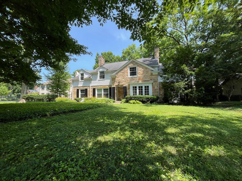 317 E Westfield Blvd in Indianapolis, IN - Foto de edificio