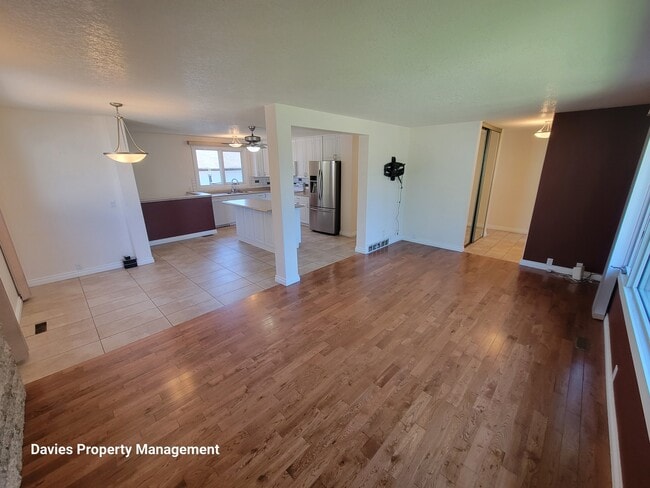 115 Henry Ave NW in Edmonton, AB - Building Photo - Building Photo