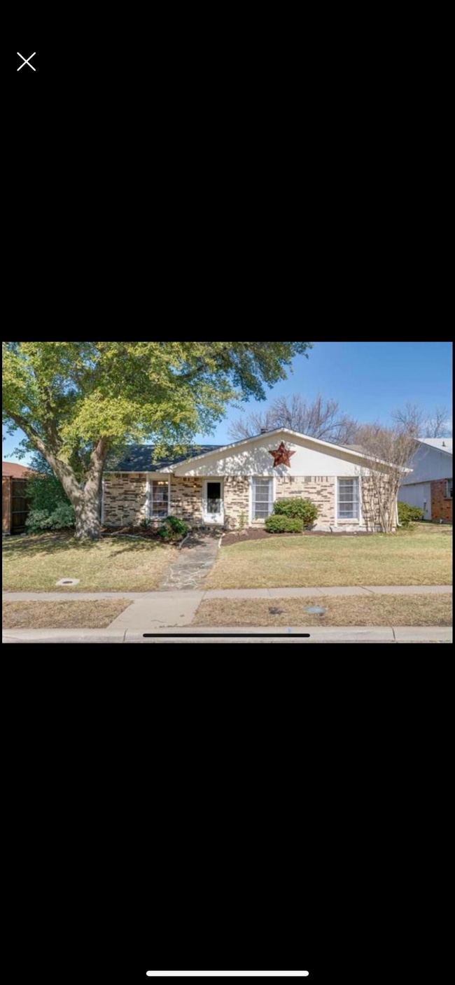property at 3213 Kenwood Dr