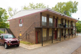 Twin Oaks Apartment