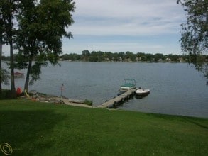 Silver Lake Apartments in Waterford, MI - Building Photo - Other