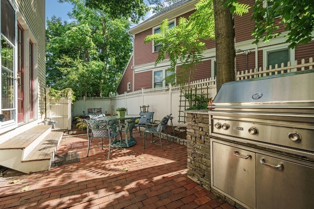 76 Putnam Ave in Cambridge, MA - Building Photo