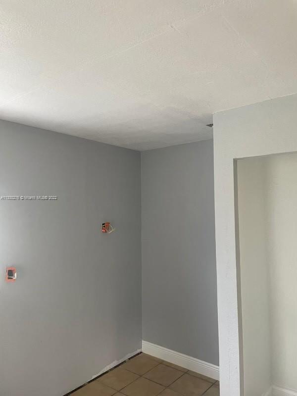 116 W 17th St-Unit -REAR in Hialeah, FL - Building Photo - Building Photo