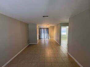 3894 NW Archer St, Unit 101 in Lake City, FL - Building Photo - Building Photo
