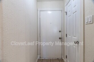 9423 Cliff Way St in San Antonio, TX - Building Photo - Building Photo