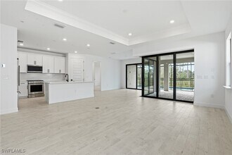 2071 Freemont Dr in Naples, FL - Building Photo - Building Photo