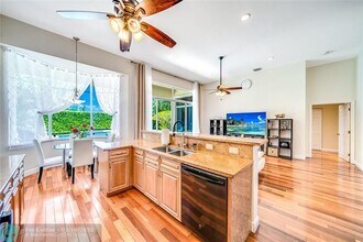1241 S 13th Ave in Hollywood, FL - Building Photo - Building Photo
