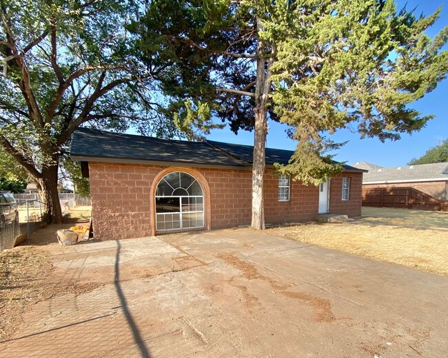 2719 Cornell St in Lubbock, TX - Building Photo - Building Photo