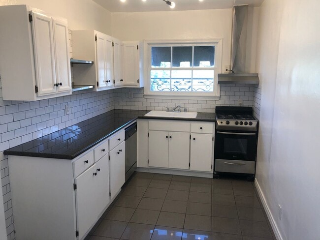 property at 1029 Westmoreland Ave