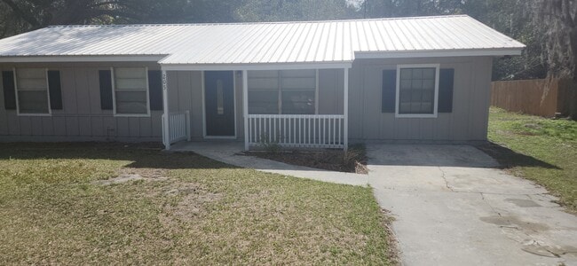 205 Harbor Dr in Palatka, FL - Building Photo - Building Photo