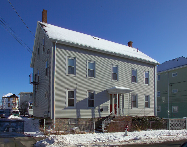 59 Davis St in Fall River, MA - Foto de edificio - Building Photo