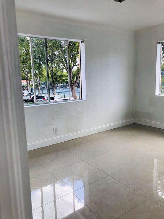 2144 SW 17th St in Miami, FL - Building Photo