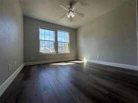 615 N Cleveland Ave in Sherman, TX - Building Photo