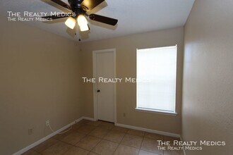 4301 Lizshire Ln-Unit -#C-201 in Orlando, FL - Foto de edificio - Building Photo