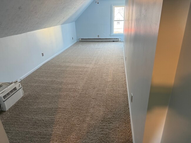 28 Grand Ave, Unit 28 Grand Ave Apt. B in Cumberland, MD - Foto de edificio - Building Photo