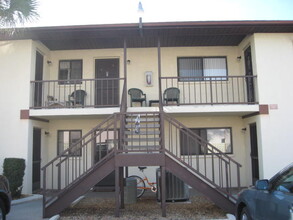 401 Airport Ave E in Venice, FL - Building Photo - Building Photo
