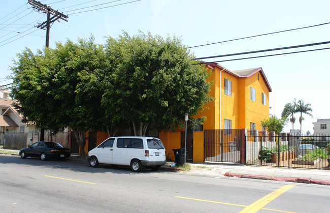 3166-3172 San Marino St in Los Angeles, CA - Building Photo - Building Photo