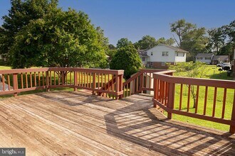 5232 Oldcastle Ln in Springfield, VA - Building Photo - Building Photo