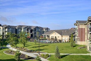 Copper Valley Apartments in Puyallup, WA - Building Photo
