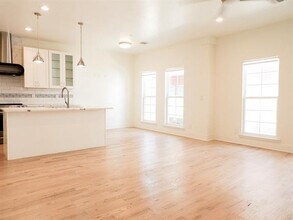 2318 Stutz Dr in Dallas, TX - Building Photo - Building Photo