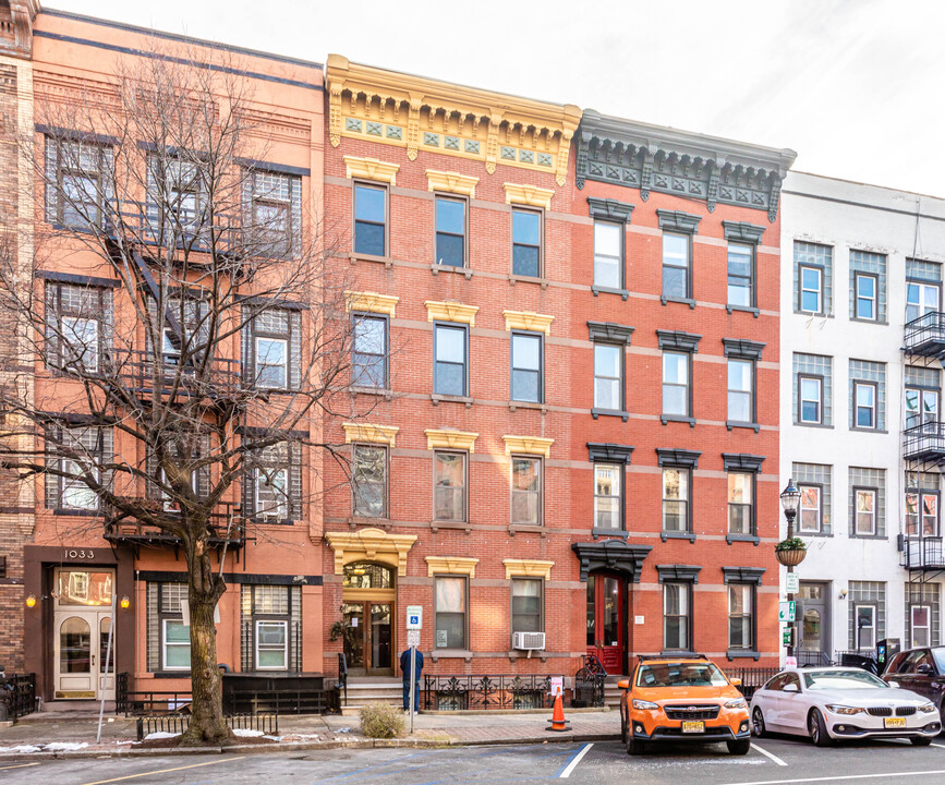 1031 Washington St in Hoboken, NJ - Building Photo