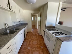 14070 Quinnault Rd in Apple Valley, CA - Building Photo - Building Photo