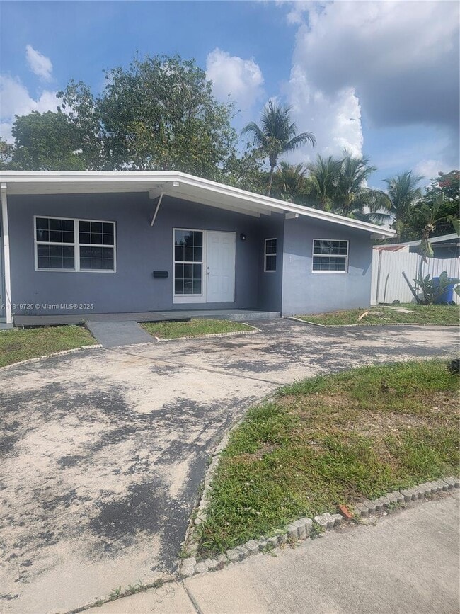 1571 NE 43rd Ct in Pompano Beach, FL - Building Photo - Building Photo