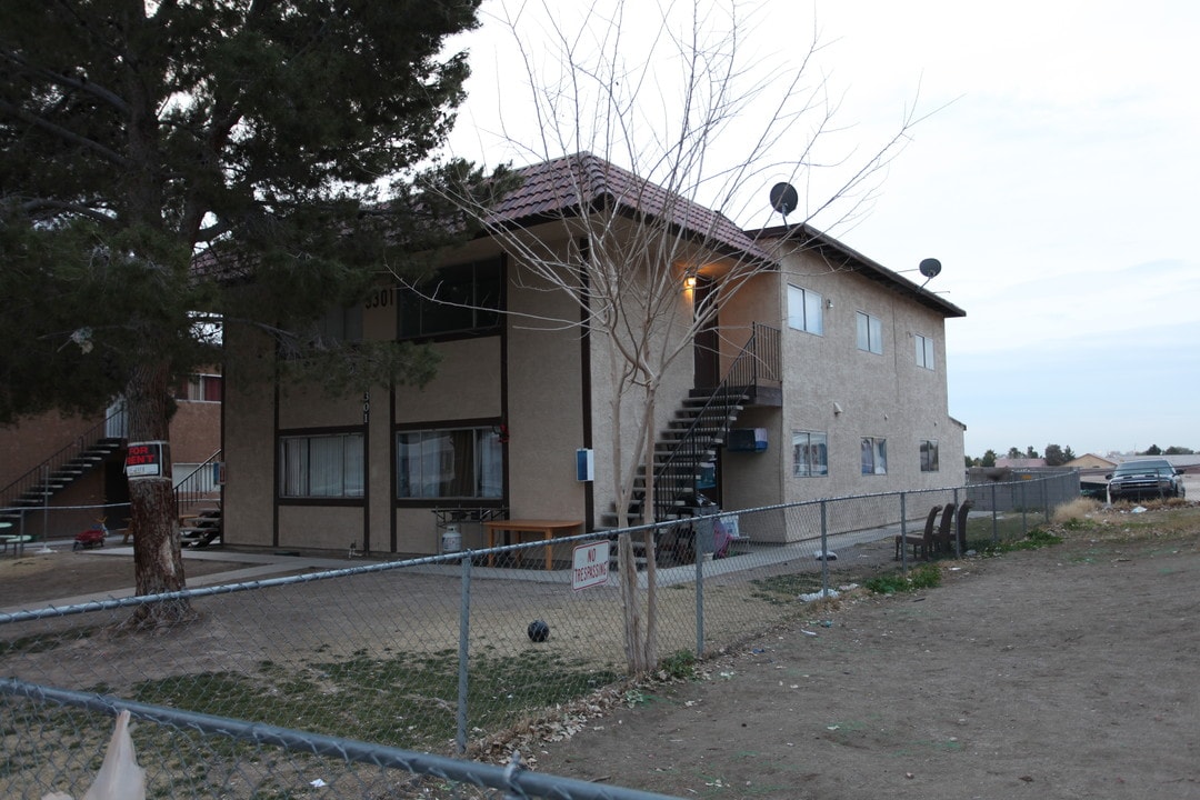 Charleston Heights in Las Vegas, NV - Building Photo