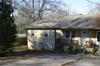 6694 Young Ct in Douglasville, GA - Building Photo - Building Photo