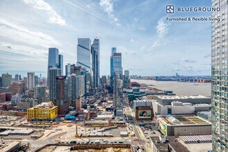 560 W 43rd St in New York, NY - Building Photo - Building Photo