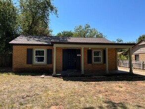 318 E Harmon Dr in Midwest City, OK - Building Photo - Building Photo