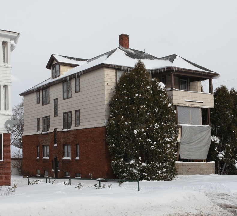 3227 James St in Syracuse, NY - Building Photo